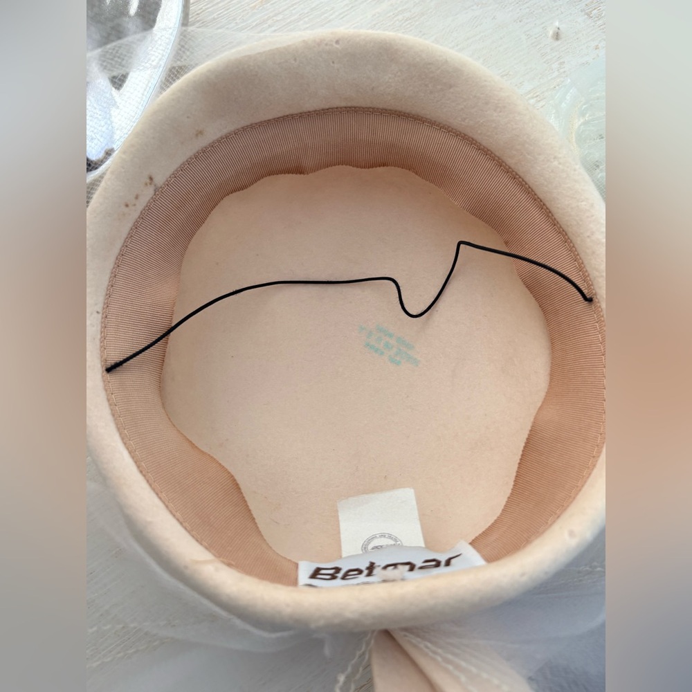 VTG Betmar Ivory Wool Fascinator Mesh Veil Hat - Picture 10 of 14